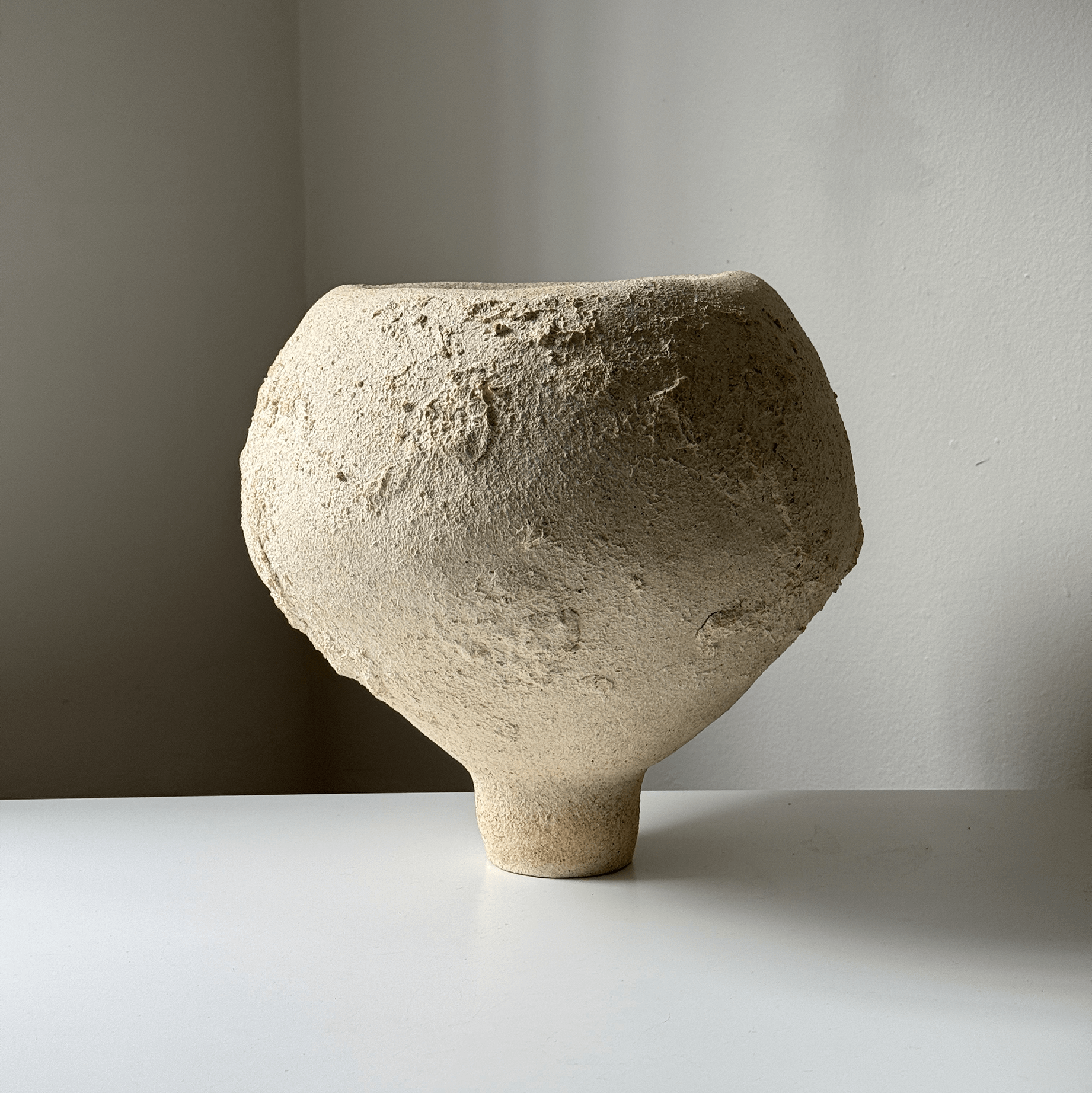 WHITE VASE